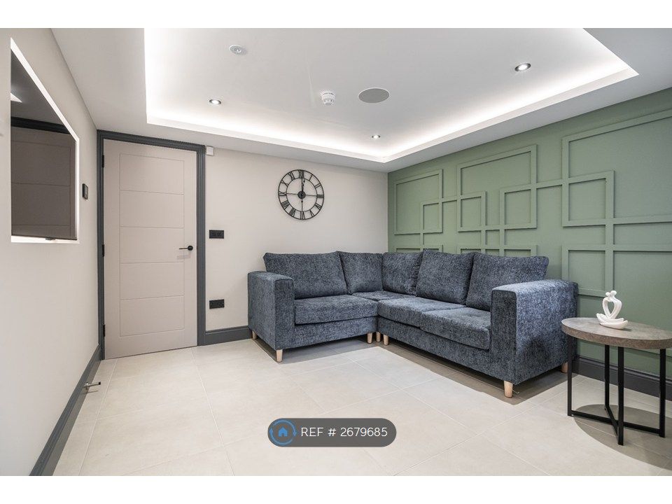 Property photo 2 of 35