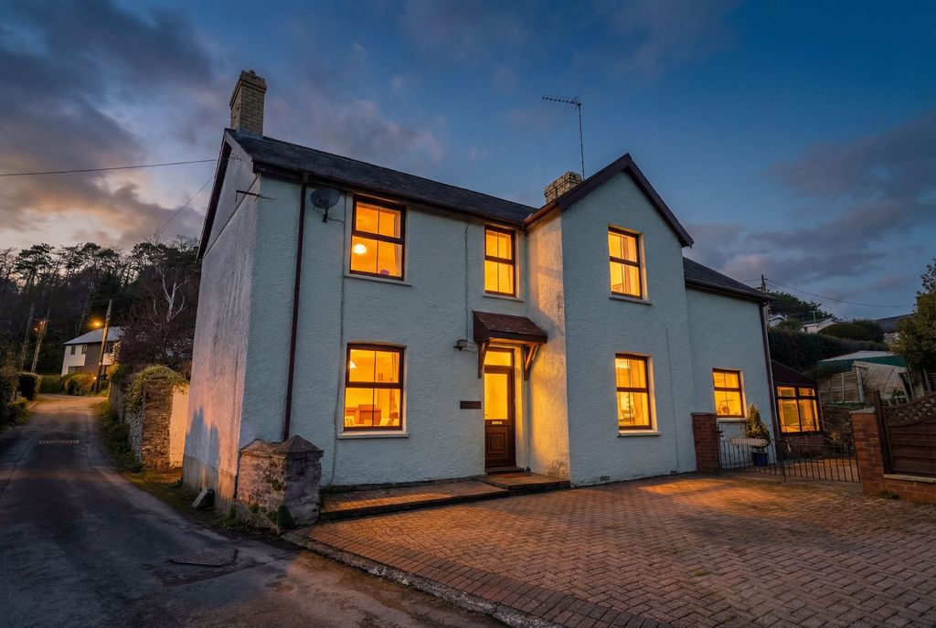 Property photo 3 of 27