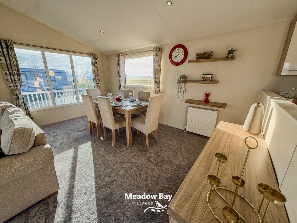 Property photo 3 of 8 2018 Clearwater 03.Jpg