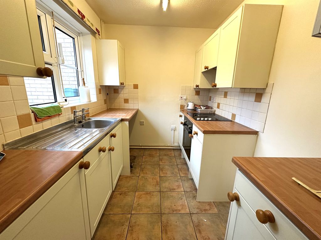 Property photo 2 of 8