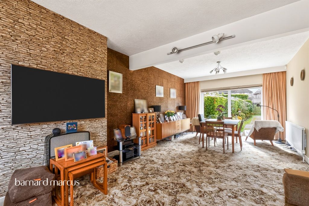 Property photo 3 of 19