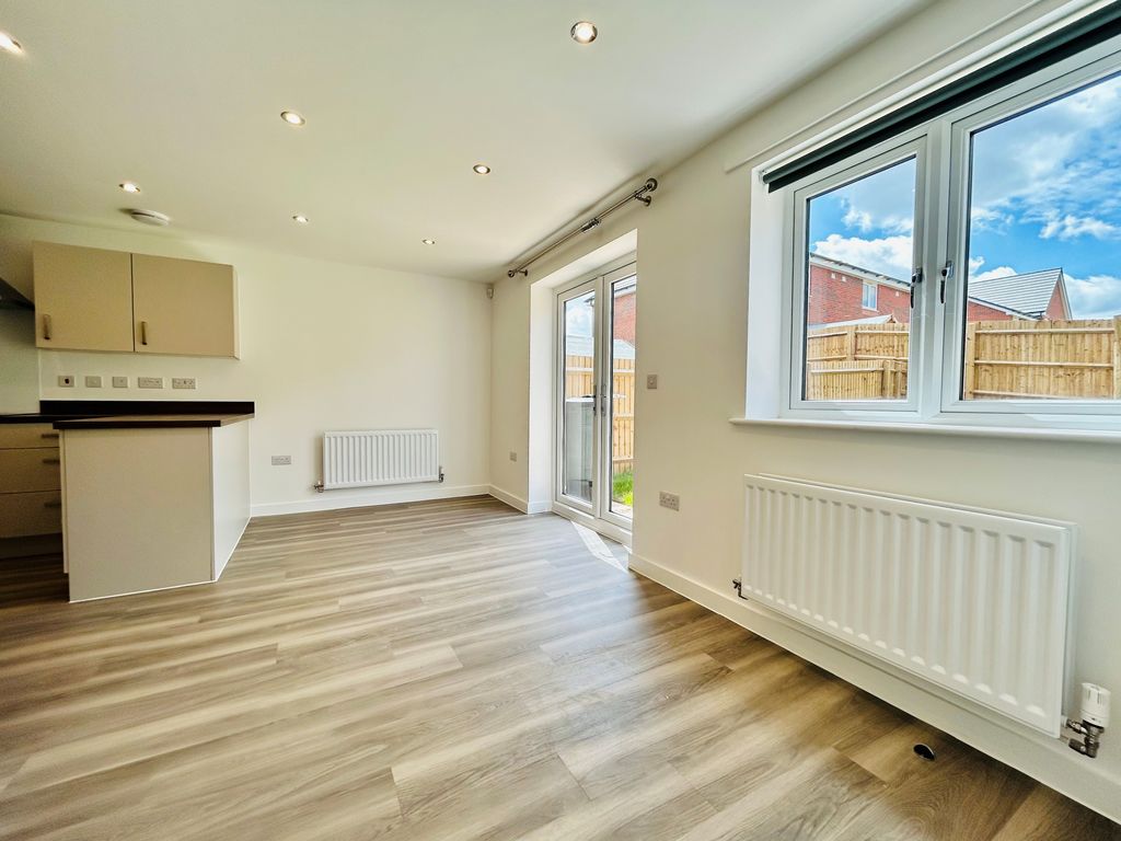 Property photo 3 of 12 Dining Room
