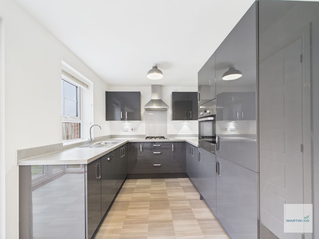 Property photo 3 of 20 Cam03394G0-Pr0412-Still015