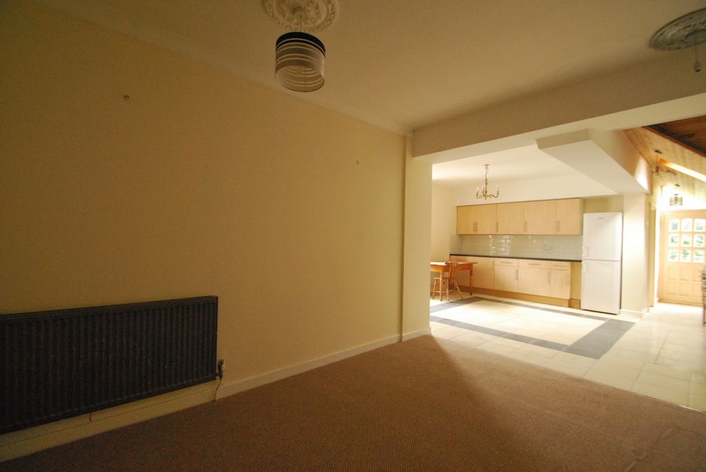 Property photo 3 of 15 Photo 7