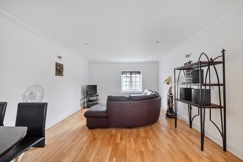 Property photo 2 of 20 Picture No. 24