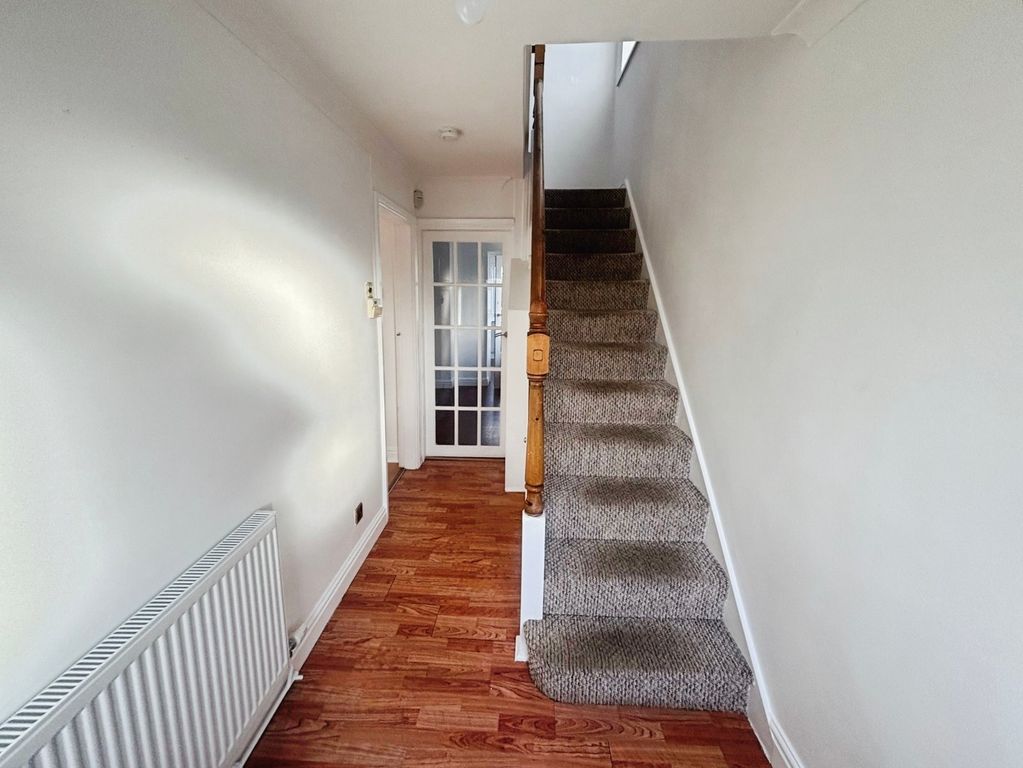 Property photo 2 of 20 Entrance Hall