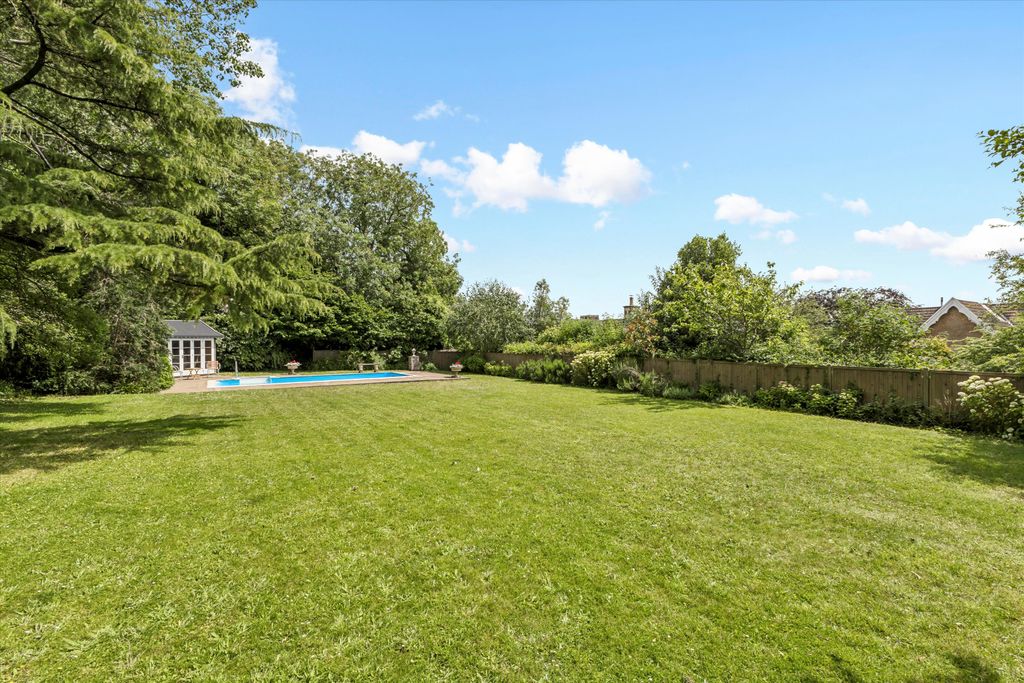 Property photo 3 of 25 Image
