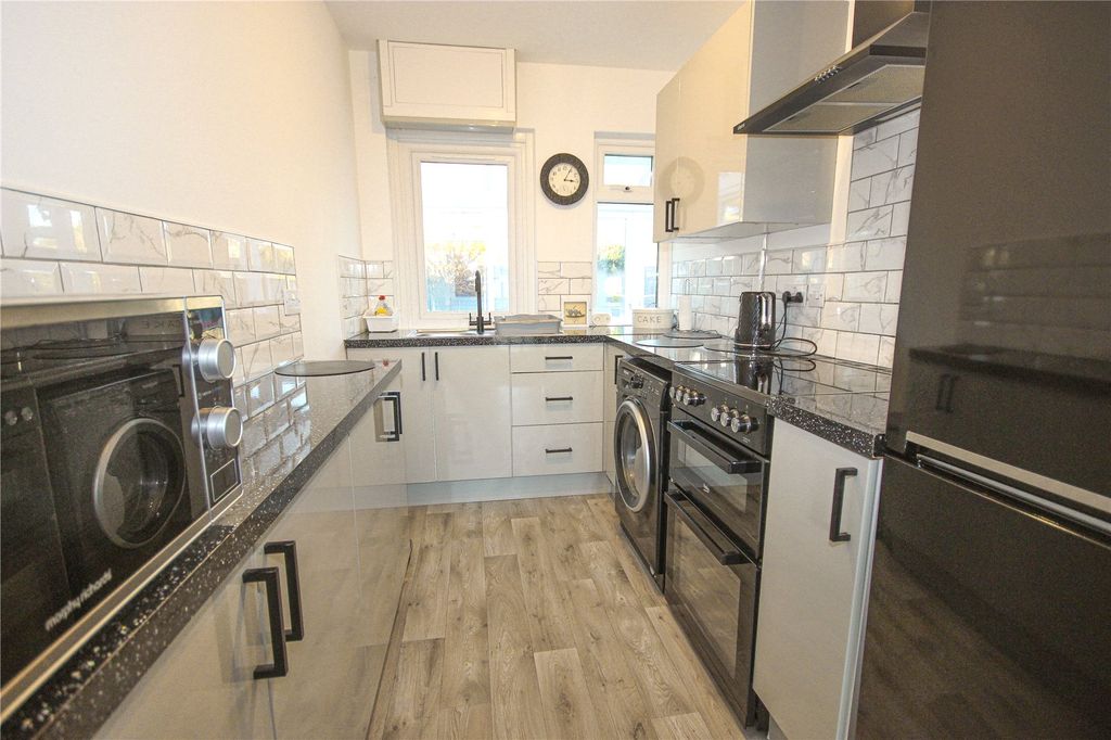 Property photo 2 of 14 Picture 2