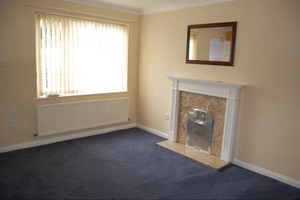 Property photo 2 of 7 Lounge