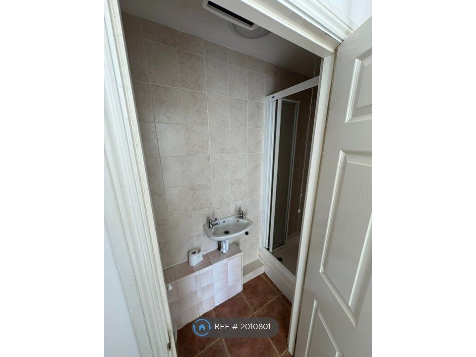 Additional image 11 of 1 bed semi-detached house to rentPlayer Street, Ryde PO33