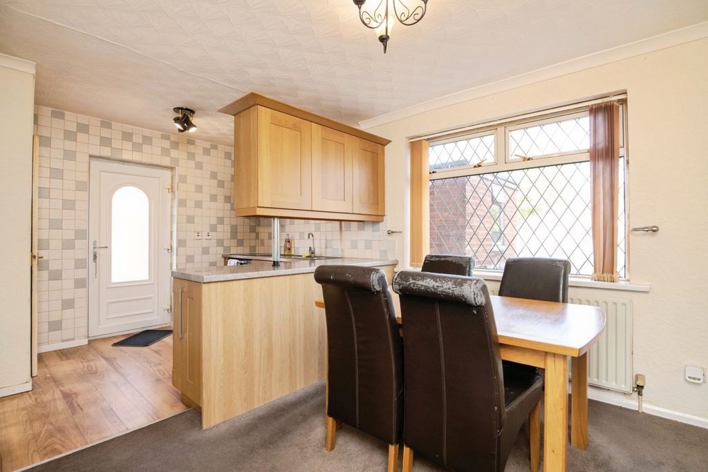 Property photo 3 of 19 Pbox-Img.Jpg