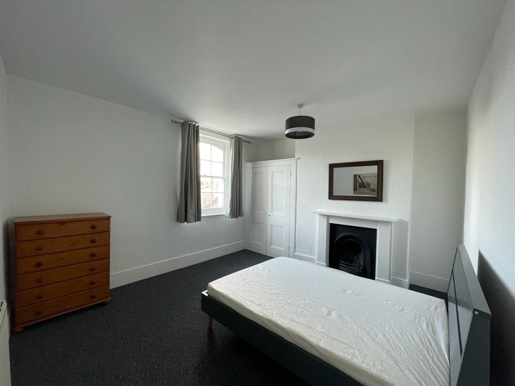Property photo 1 of 7 Room 2 73B High St.Jpg