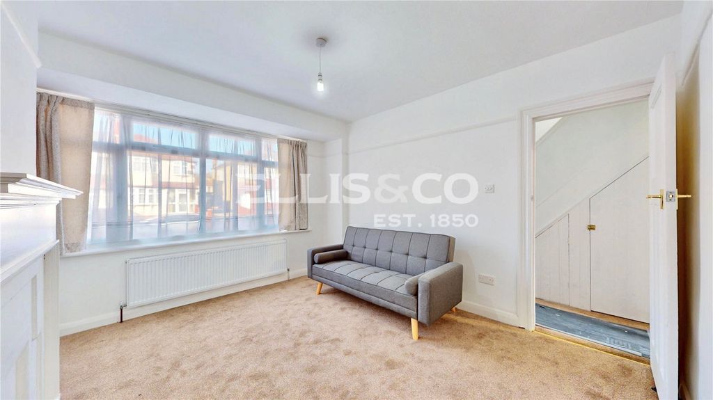 Property photo 3 of 24 Picture No. 12