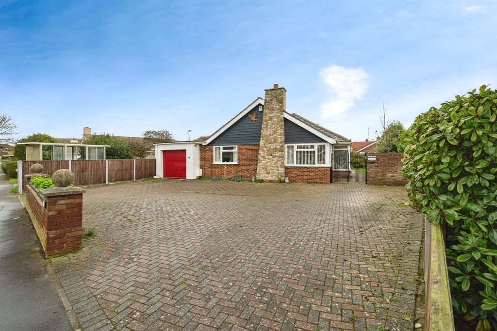 Property photo 2 of 20