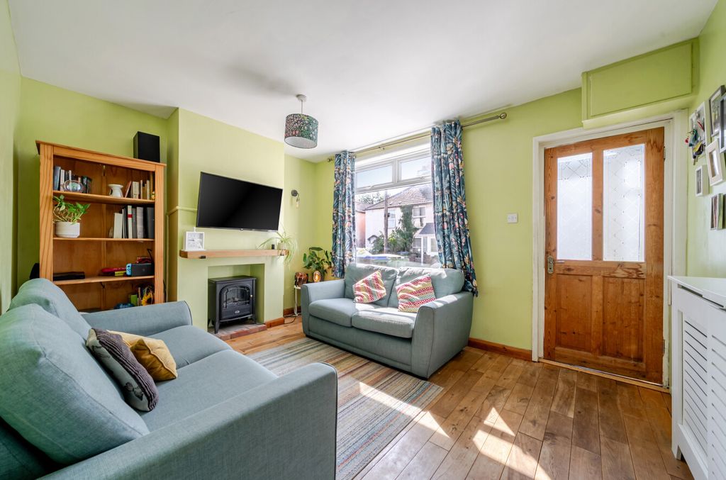 Property photo 2 of 12 1507798-2-6A7Ef22...
