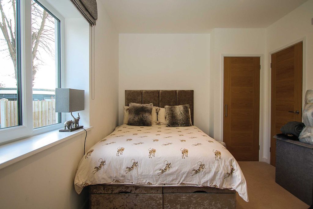 Additional image 8 of 3 bed property for saleRue Des Freres, St Peter Port, Guernsey GY1