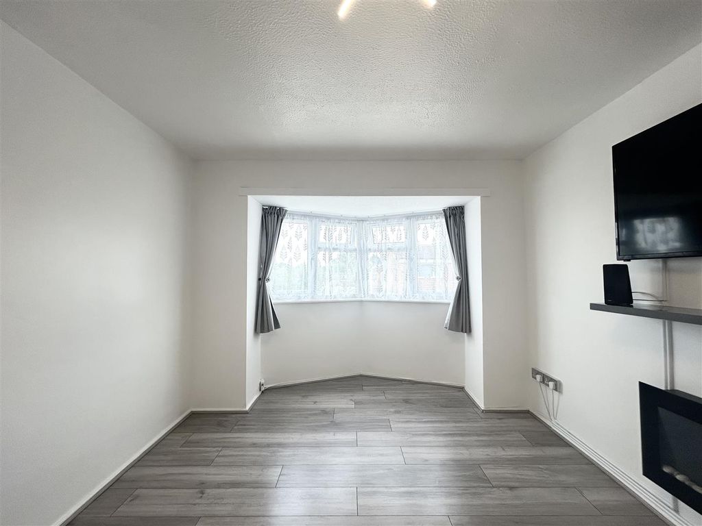 Property photo 3 of 11 Img_2672.Jpg