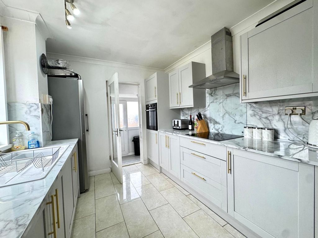 Property photo 3 of 25 cd9550E5-1c2B-42A6-8dcc-79398F289650.Jpeg