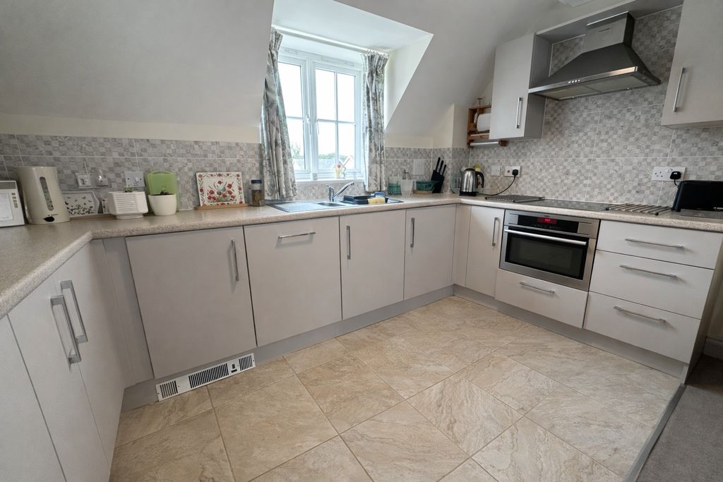 Property photo 2 of 17 5004303