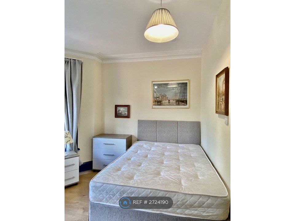 Property photo 3 of 35