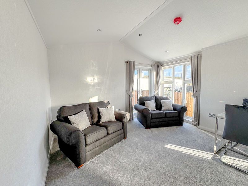 Property photo 3 of 9 Photo 9