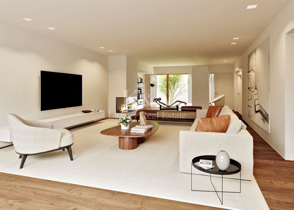 Property photo 3 of 6