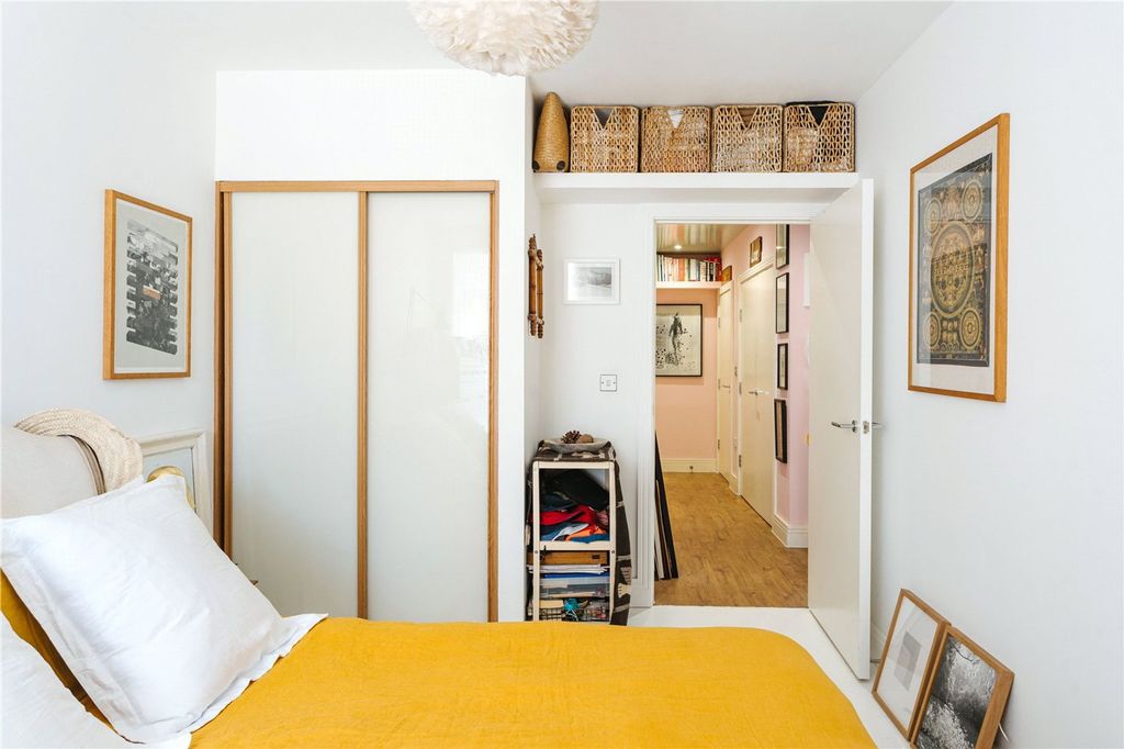 Property photo 3 of 13 Cyan Apartments, E3