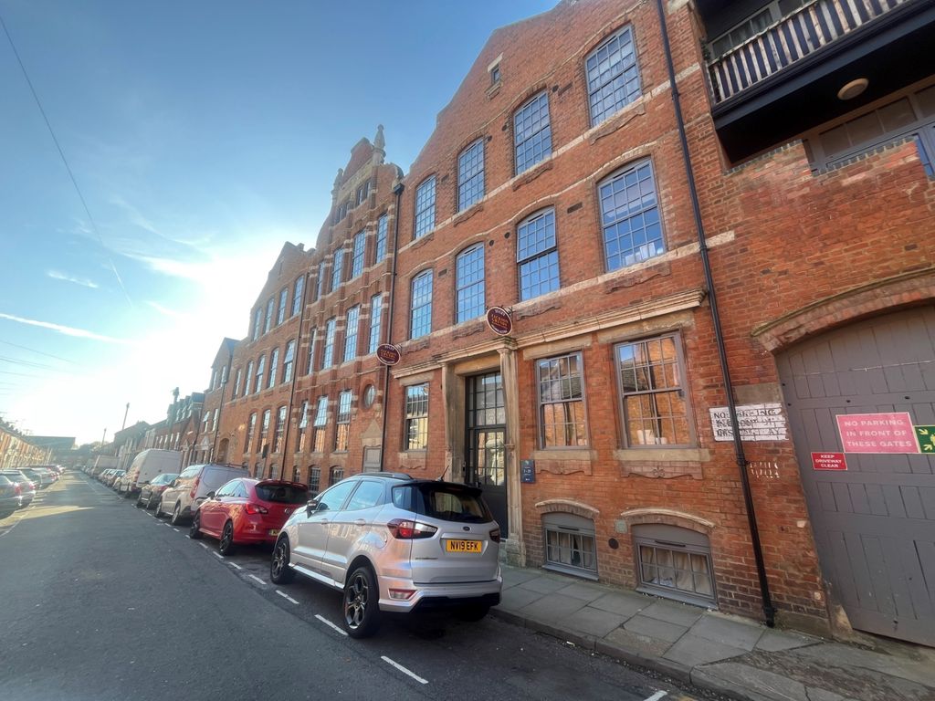 Property photo 1 of 5 Dunster Street