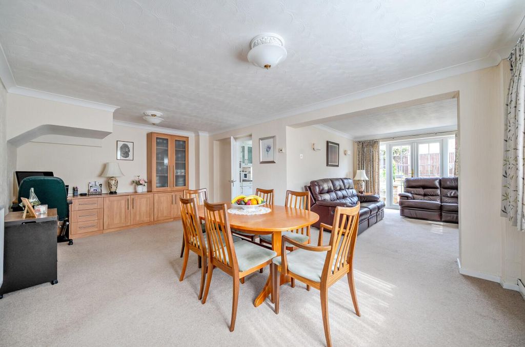 Property photo 2 of 25