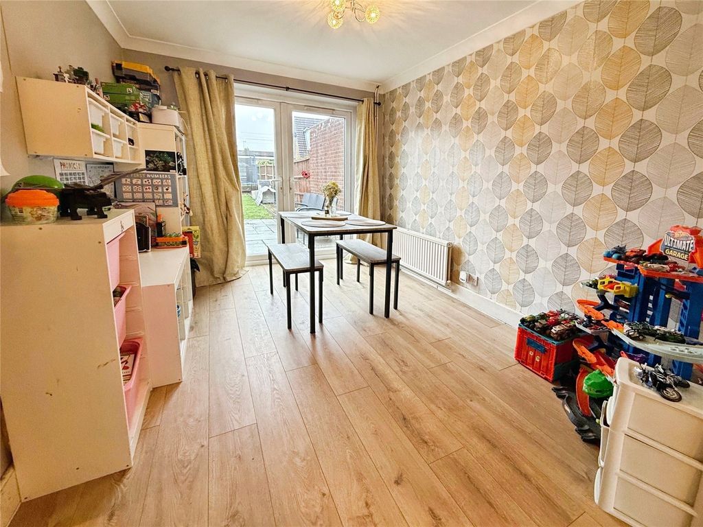 Property photo 3 of 19 Dining Room