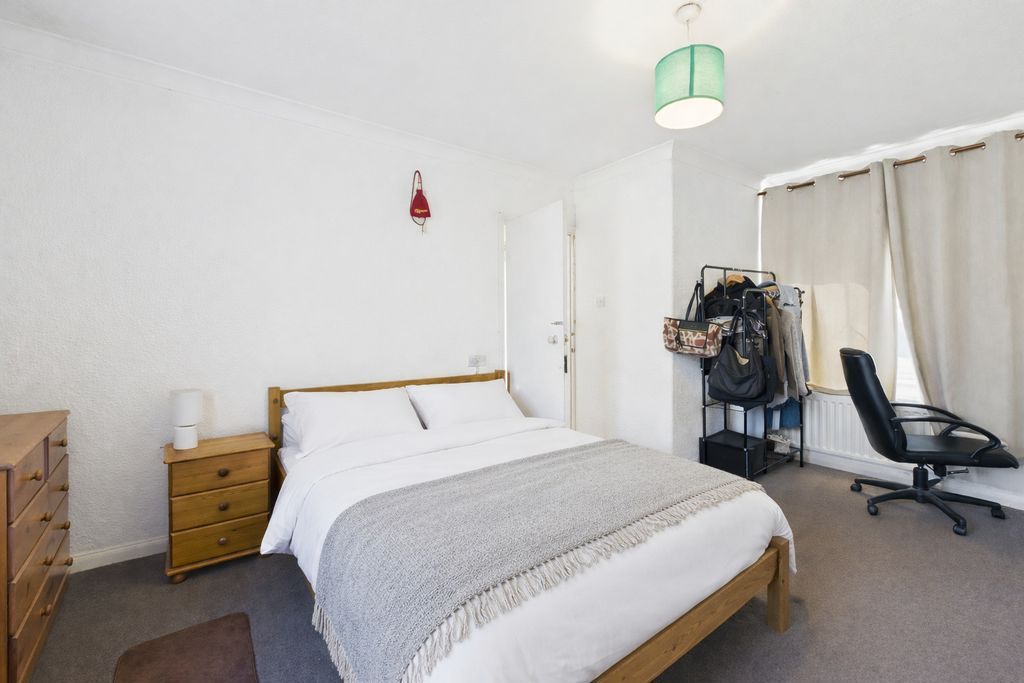 Property photo 1 of 11 Photo 14