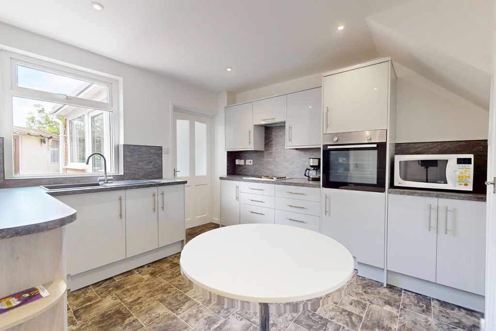 Property photo 2 of 26 5095341