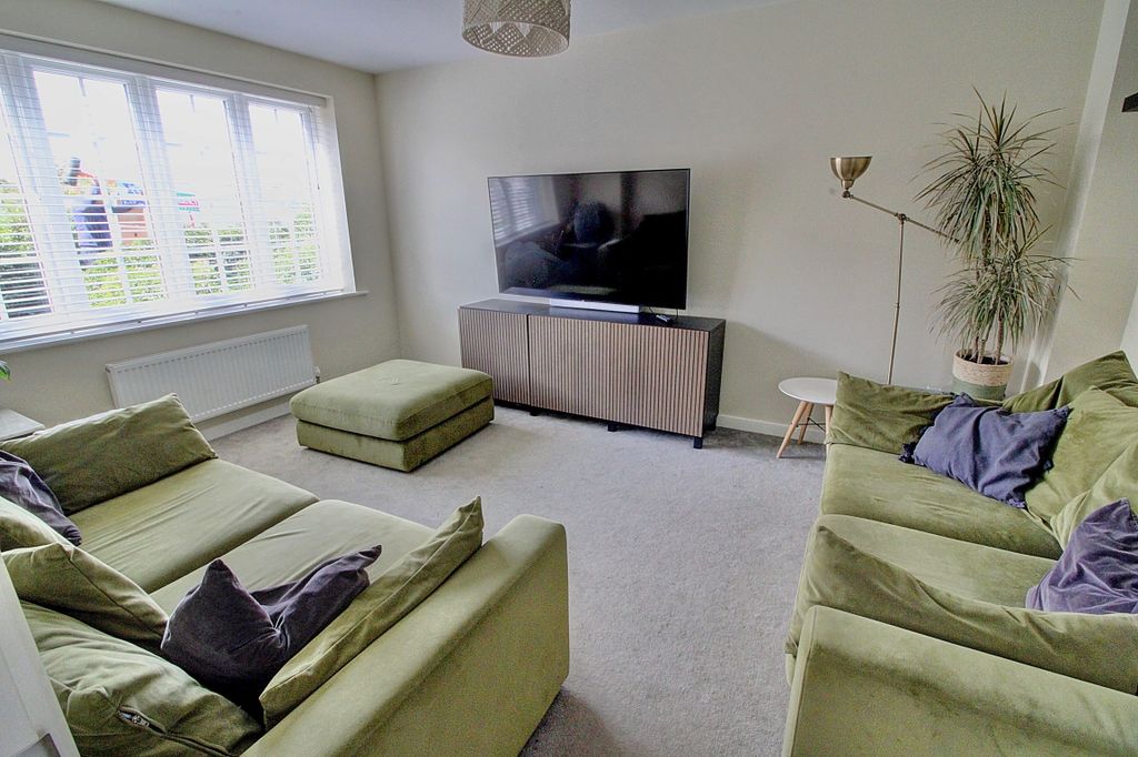 Property photo 2 of 21 3