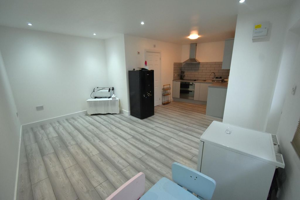 Property photo 1 of 5 Living Room