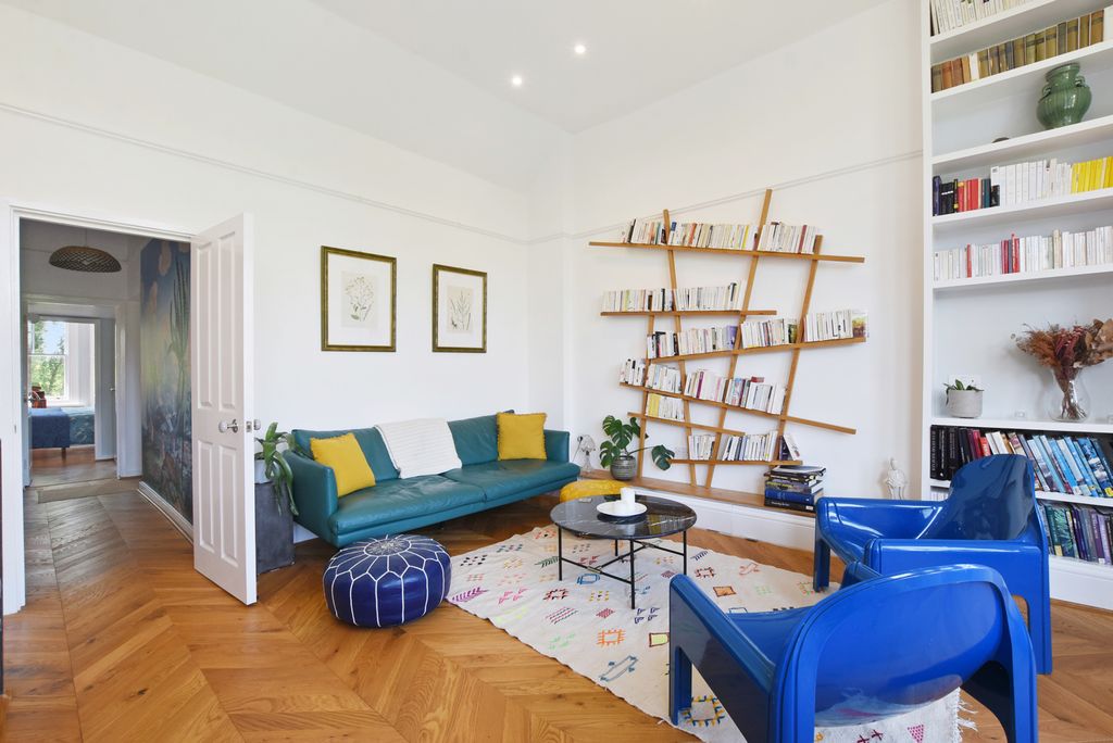 Property photo 3 of 12