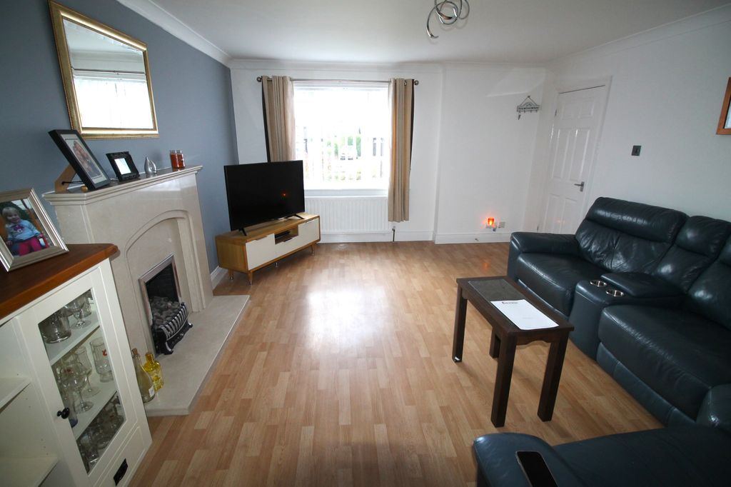 Property photo 3 of 17 Living Room 2