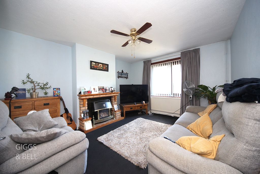 Property photo 2 of 14 4744512