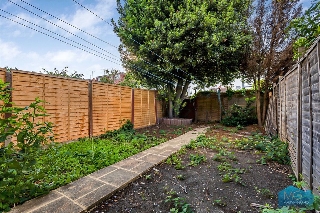 Property photo 2 of 25 Picture No. 15