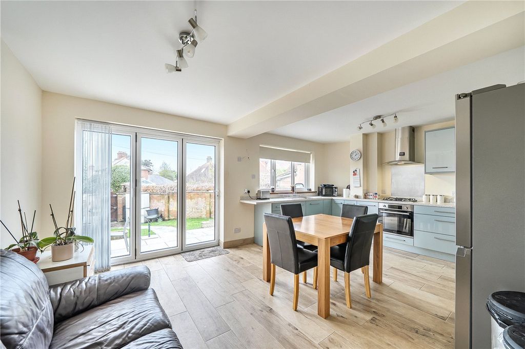 Property photo 2 of 23 Picture No. 19