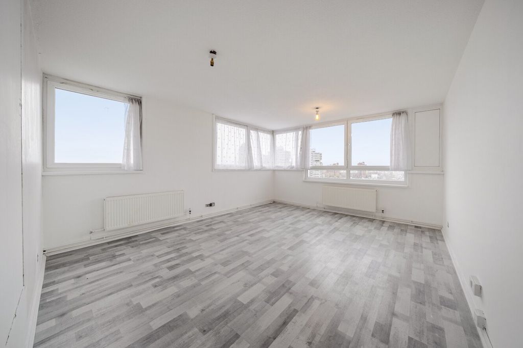 Property photo 2 of 12 Picture No. 19