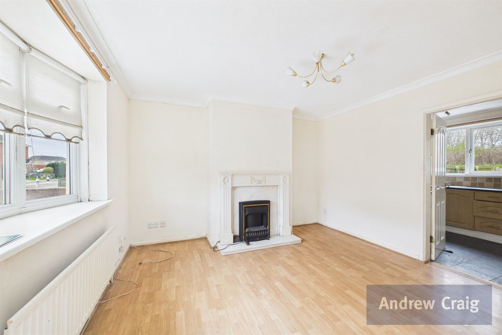 Property photo 2 of 10 Lounge