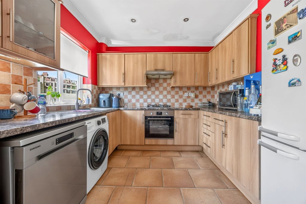 Property photo 3 of 17