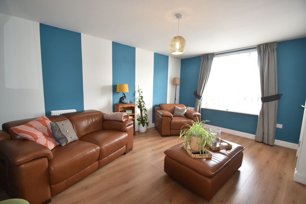 Property photo 3 of 25