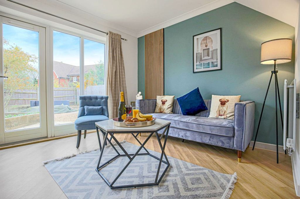 Property photo 1 of 26 Living Room