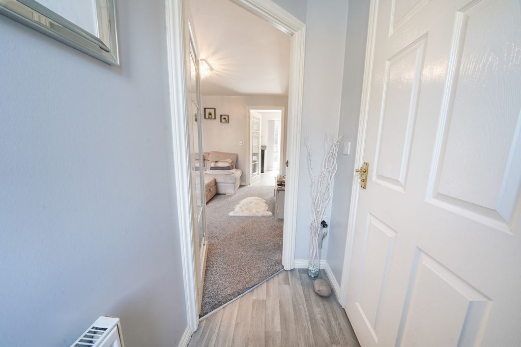 Property photo 2 of 21 7