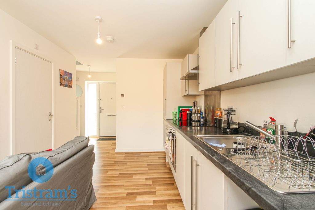 Property photo 2 of 14 Img_8001