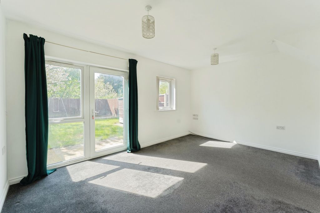 Property photo 3 of 15