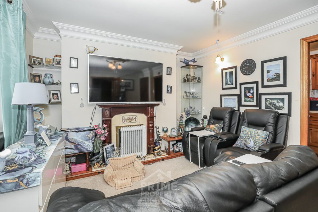 Property photo 2 of 25