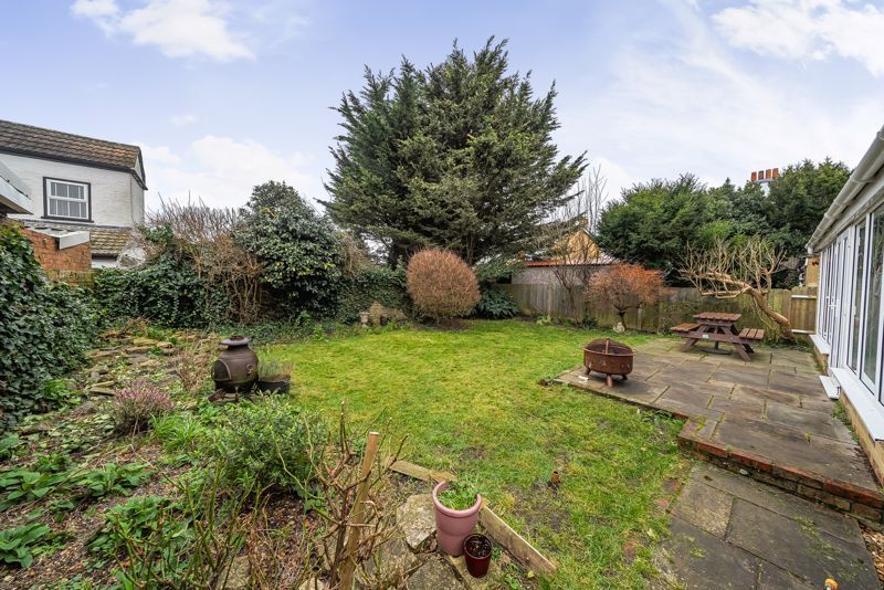 Property photo 2 of 22 Garden