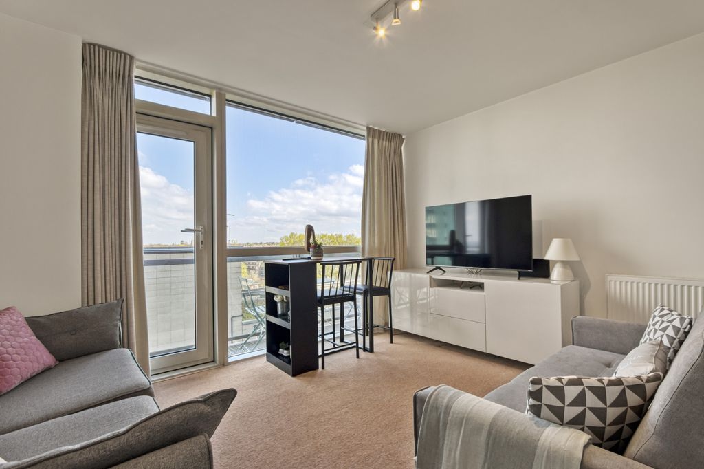 Property photo 3 of 21